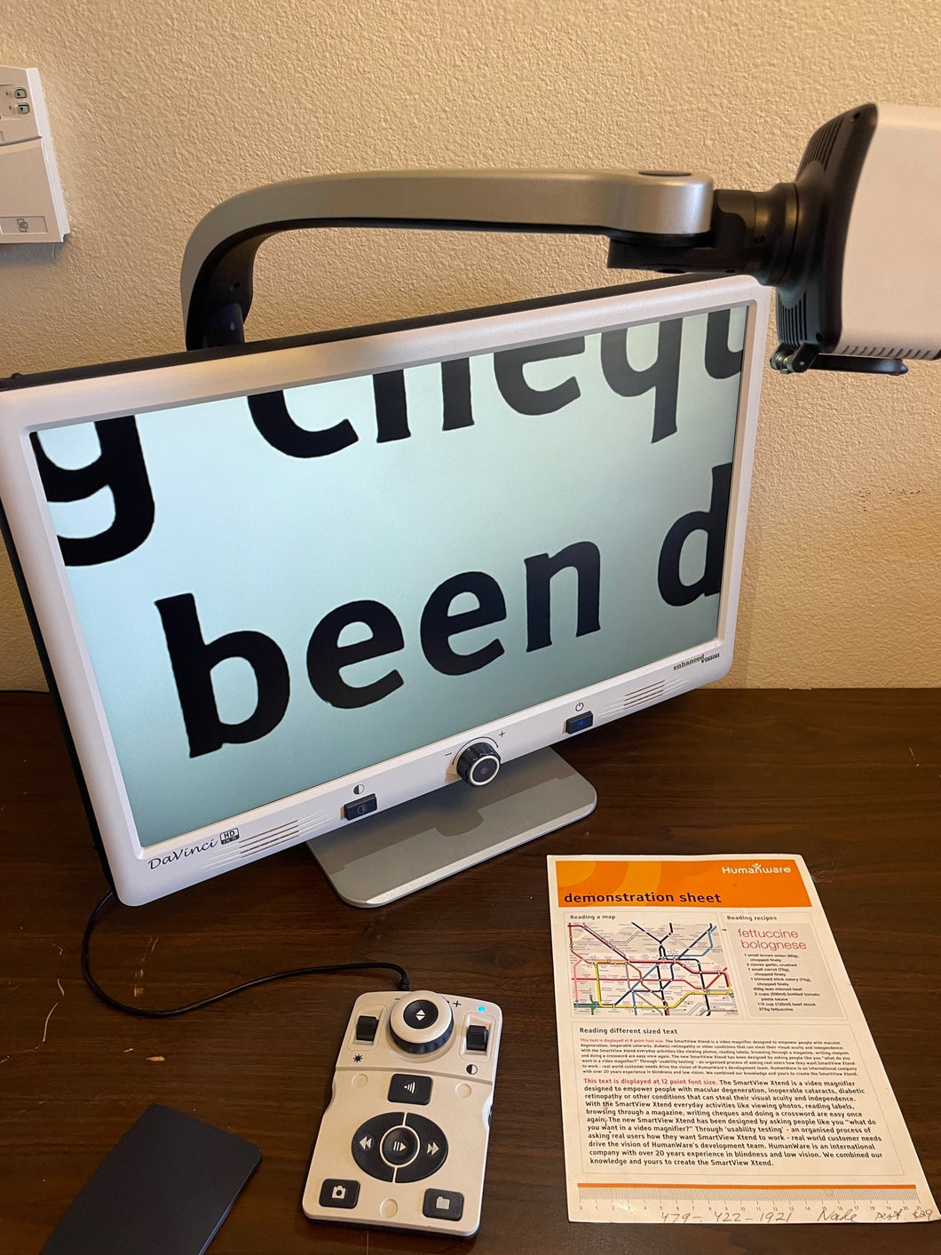 Magnifier Technology DaVinci HD OCR Desktop Portable Video Magnifier with 24